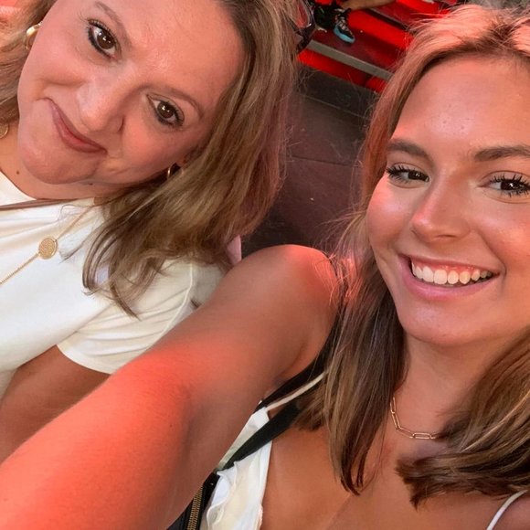 Meet The Posher: Allyson - Picture 3 of 3